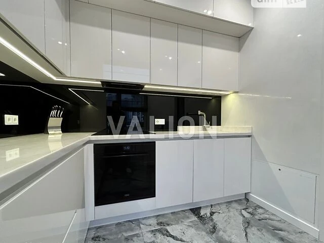 Продаж 3к квартири 79 кв. м на вул. Юнацька 2 • ID 34821231