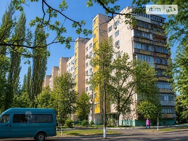 Продаж 2к квартири 49.2 кв. м на вул. Кубанської України 15/