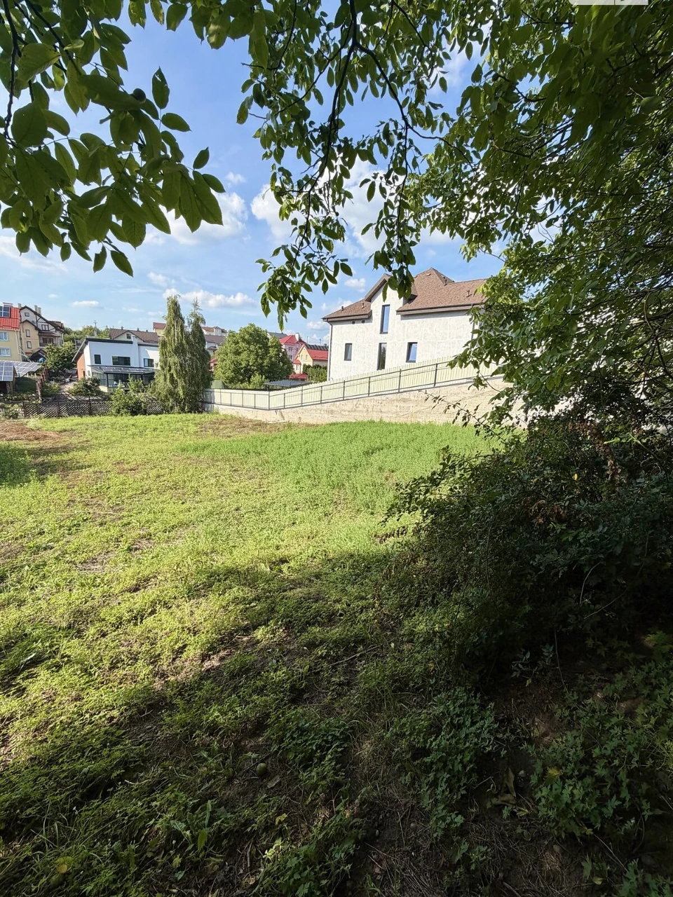 Продаж Ділянка під житлову забудову Виставка