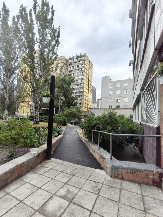 Sale of 3-room apartment, Victory 5, Slav Boulevard, Silpo