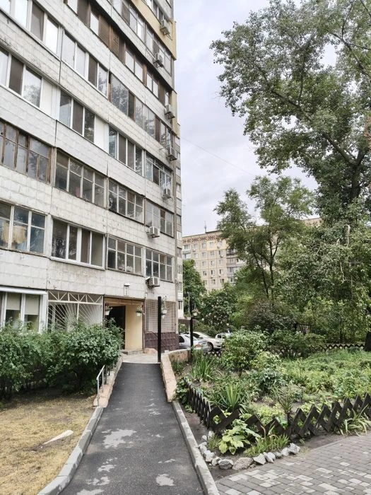 Sale of 3-room apartment, Victory 5, Slav Boulevard, Silpo