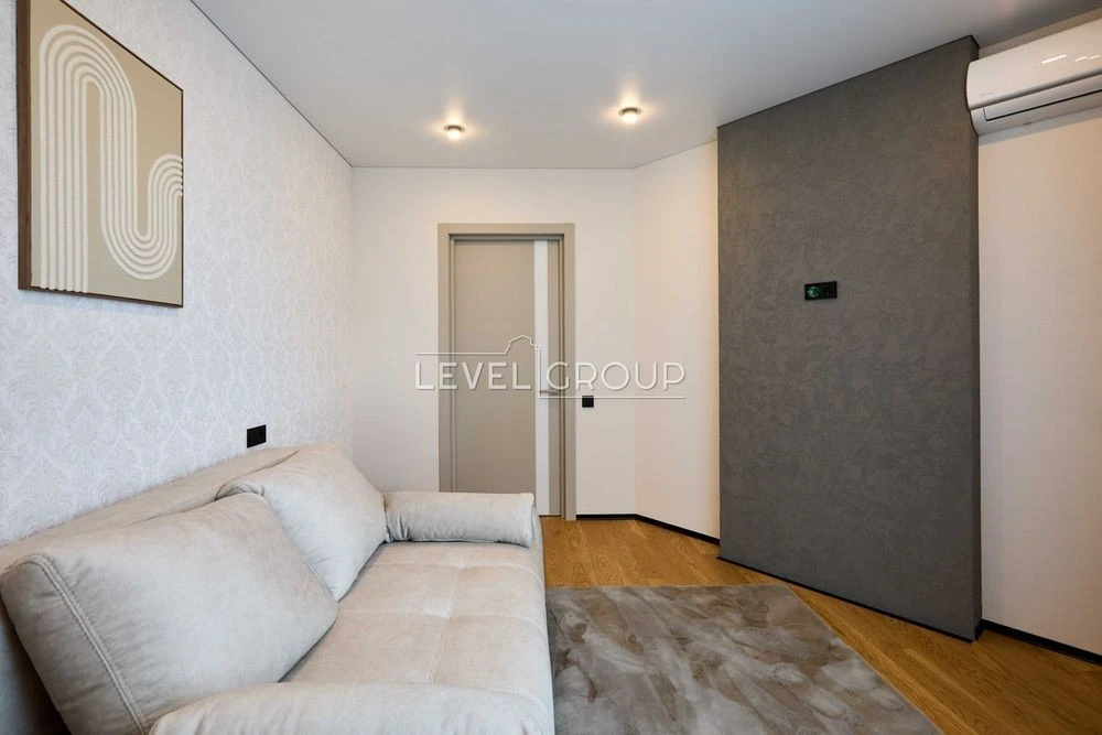 Spectacular apartment with renovation! 76m2 Great Osokorki Residential Complex Pos.
