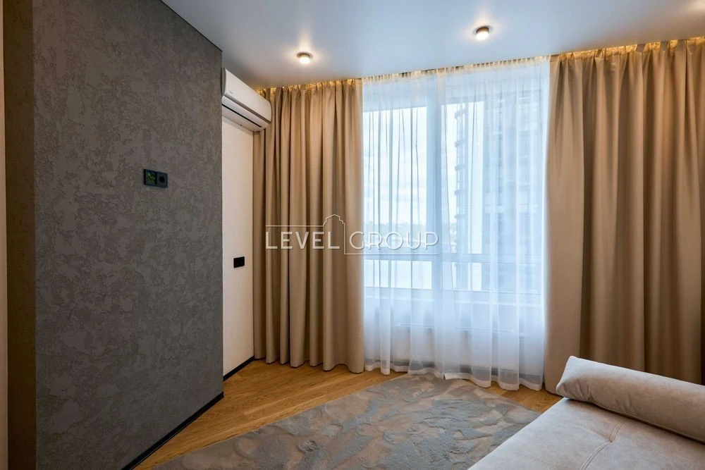 Spectacular apartment with renovation! 76m2 Great Osokorki Residential Complex Pos.