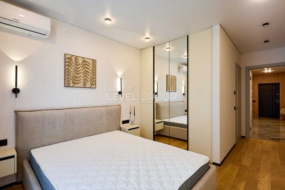 Spectacular apartment with renovation! 76m2 Great Osokorki Residential Complex Pos.