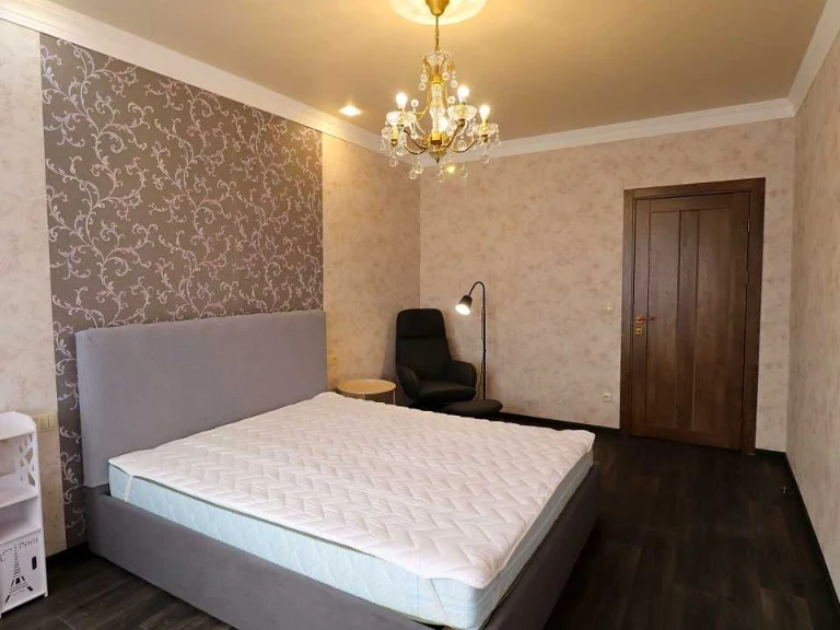 Квартира. Київ, Загорівська вул. (Багговутівська)