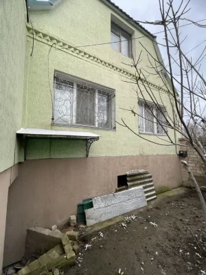 Продаж будинку з гаражем в Широкій Балці