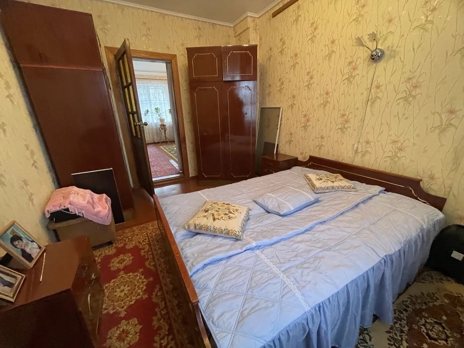 Продаж будинку з гаражем в Широкій Балці