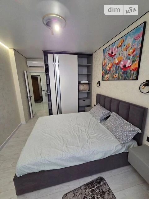 Продаж 1к квартири 43 кв. м на вул. Всеволода Змієнка 30 • I