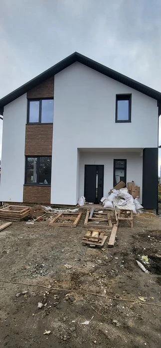 House in the Kostel area. Vyshyvana Street. All communications, fence