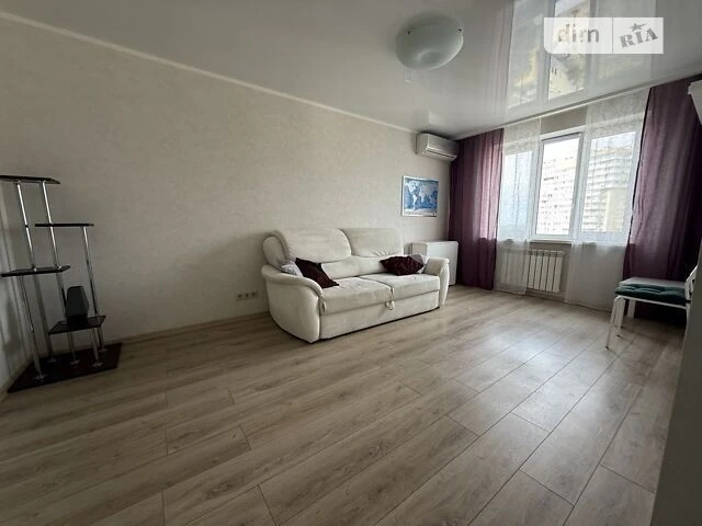 Продаж 2к квартири 43 кв. м на вул. Олега Мудрака 33А • ID 3