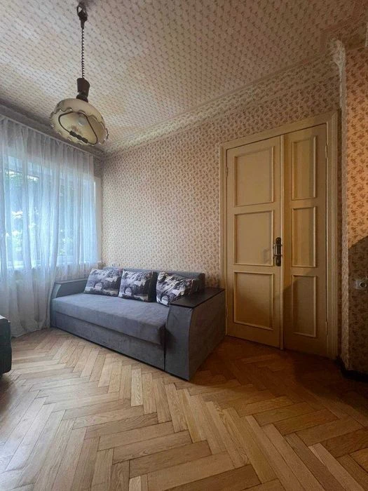 Продам 3 к кв Центр проспект Независимости Сталинка 71 кв м