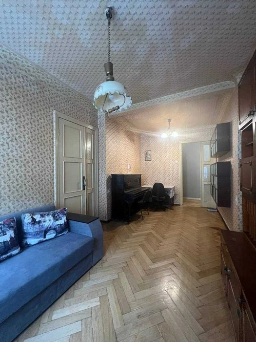Продам 3 к кв Центр проспект Независимости Сталинка 71 кв м