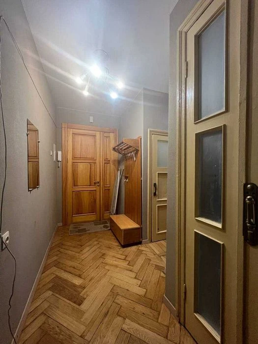 Продам 3 к кв Центр проспект Независимости Сталинка 71 кв м