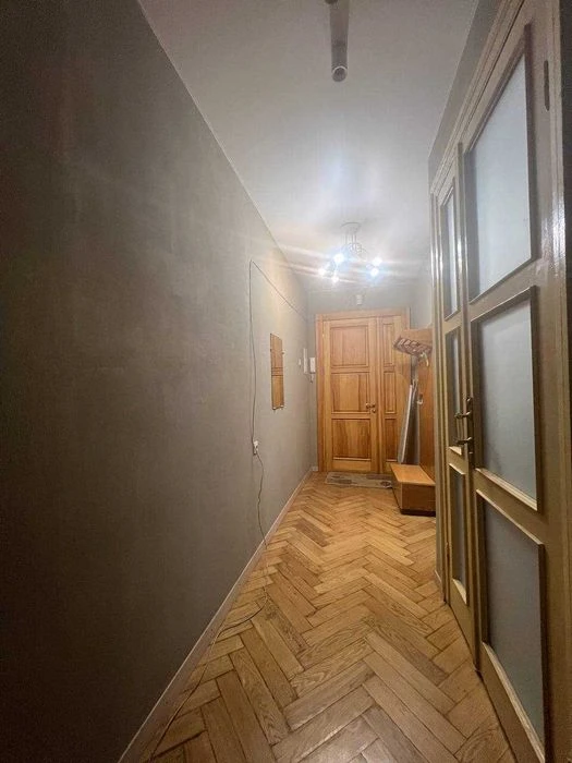 Продам 3 к кв Центр проспект Независимости Сталинка 71 кв м