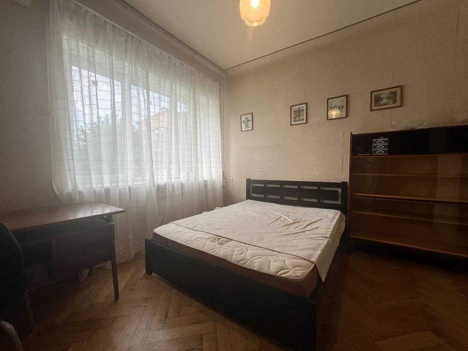 Продам 3 к кв Центр проспект Независимости Сталинка 71 кв м