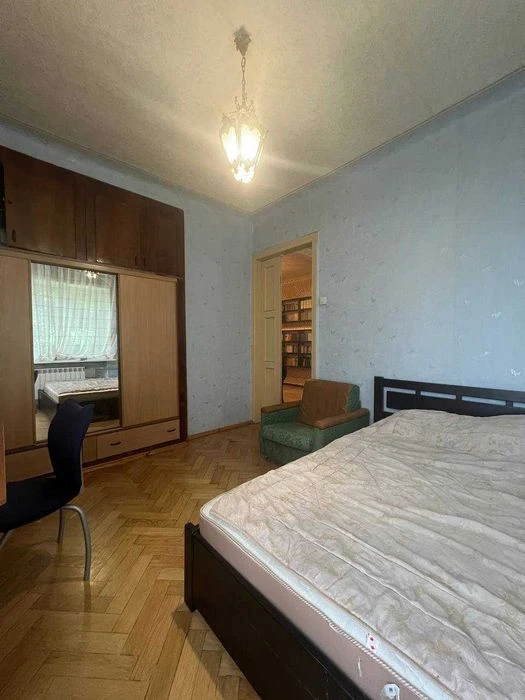 Продам 3 к кв Центр проспект Независимости Сталинка 71 кв м