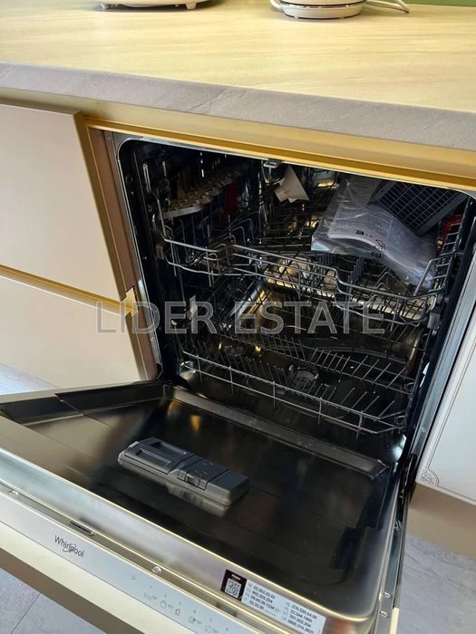Продаж танхаусу для життя та оренди