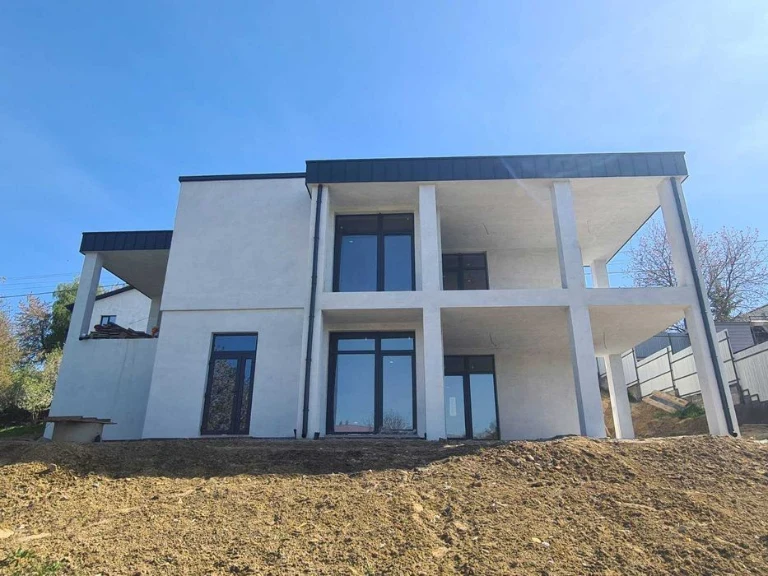 Продаж 2 поверхового будинку 160м.кв., з ділянкою на 6 соток