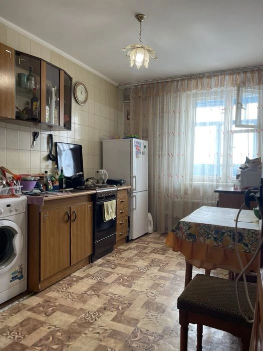 Продаж великої 1к квартири поліпшеного планування.