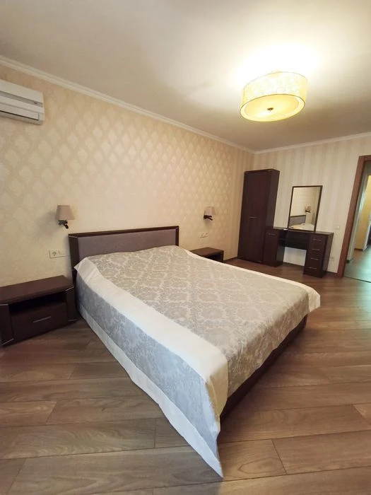 В ПРОДАЖІ 3-кімн в НОВОБУДОВІ з НОВИМ ремонтом, меблі і техн