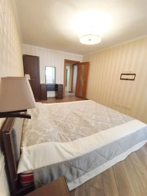 В ПРОДАЖІ 3-кімн в НОВОБУДОВІ з НОВИМ ремонтом, меблі і техн