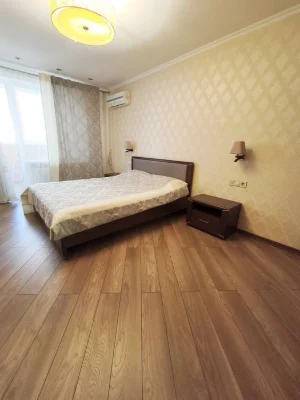 В ПРОДАЖІ 3-кімн в НОВОБУДОВІ з НОВИМ ремонтом, меблі і техн