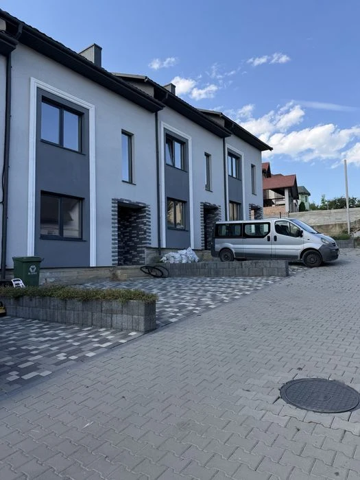 Продаж таун хаусу на Дослідній Станції