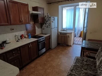 Довготривала оренда 2к квартири на вул. Бориспільська 26К •