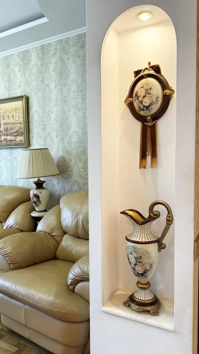 4-room apartment WALKING AND LIVING + garage in the area of the Ukraina shopping center