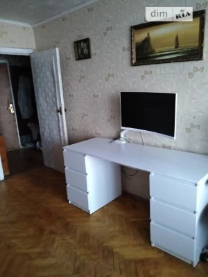 Довготривала оренда 1к квартири на просп. Леся Курбаса 3А •