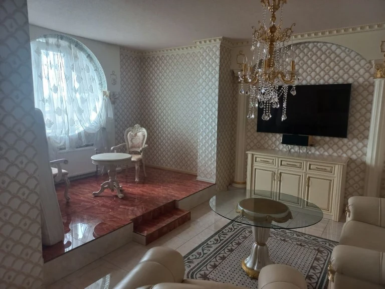 Продам дворівневу квартиру у Дніпрі Сонячна набережна 48а