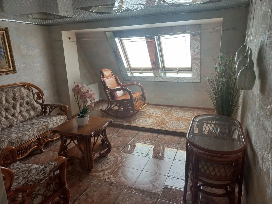 Продам дворівневу квартиру у Дніпрі Сонячна набережна 48а
