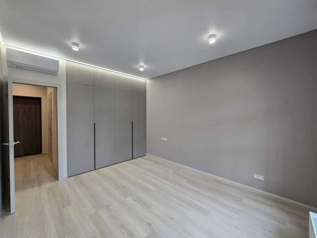 Продаж 2-кімнатної квартири 62 м², Метрологічна вул., 107А