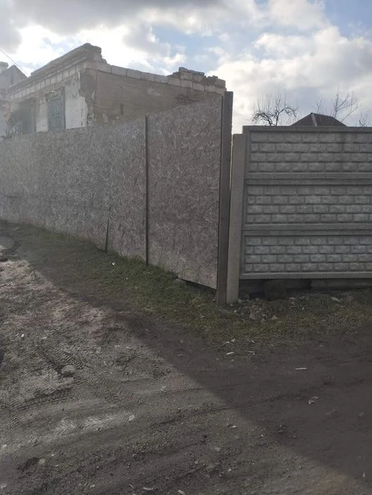 Продам приватизований будинок під реконструкцію