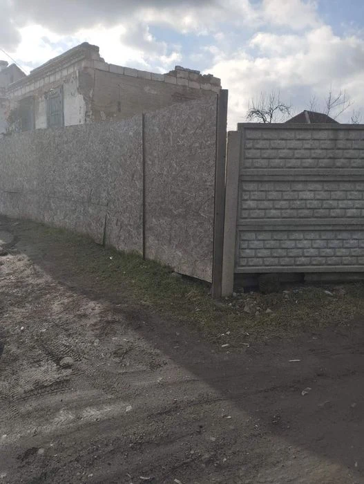 Продам приватизований будинок під реконструкцію