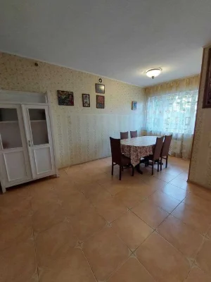 Продам 2 будинки на одному участку пр.Науки, 14