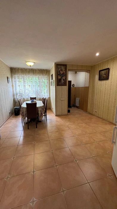 Продам 2 будинки на одному участку пр.Науки, 14