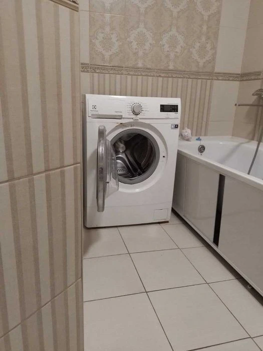 Продам 2 будинки на одному участку пр.Науки, 14