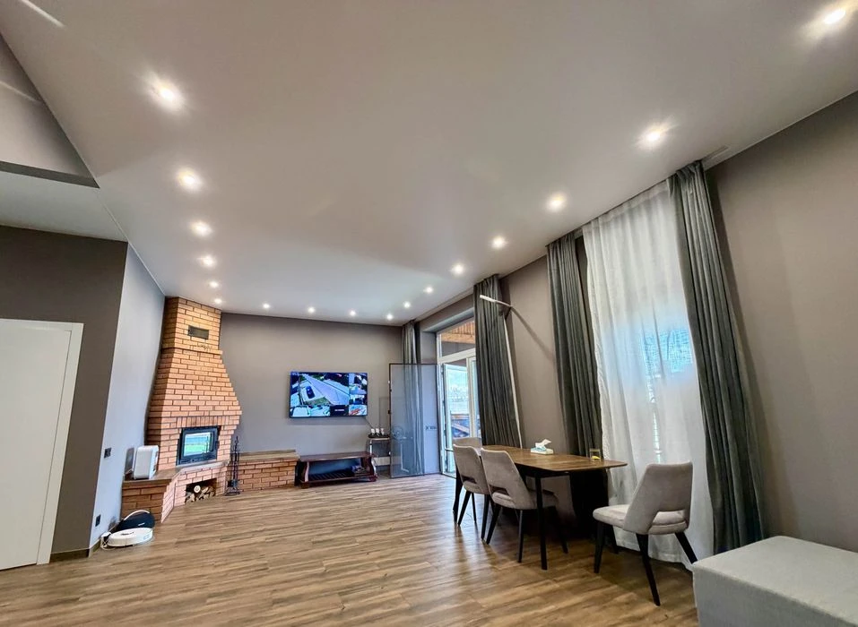 ПРОДАМ Дом с бассейном, ремонтом и мебелью, укрытием - 170 м