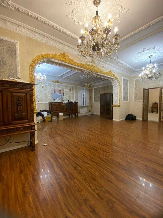 Продаж капітального будинку на Ленпосілку, 372 м², 5 кімнат,
