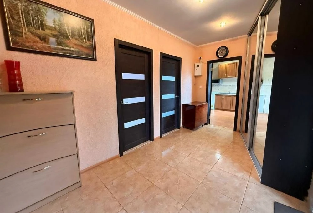 Продаж будинку 66 м2. Сертифікат. Метро Наукова.