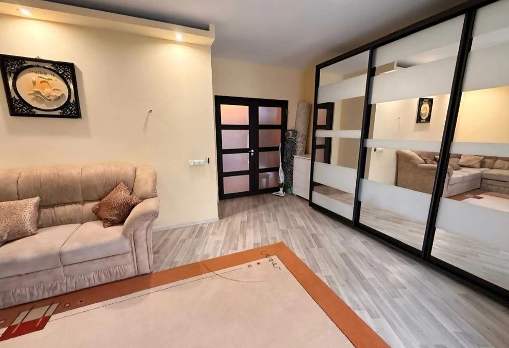 Продаж будинку 66 м2. Сертифікат. Метро Наукова.