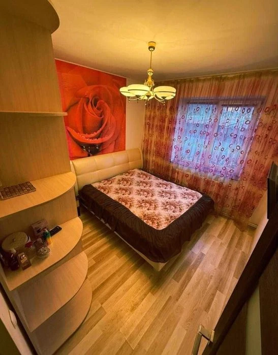 Продаж будинку 66 м2. Сертифікат. Метро Наукова.