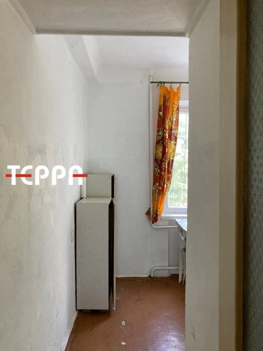 Продаж 2-кімнатної квартири  у цегляному  будинку