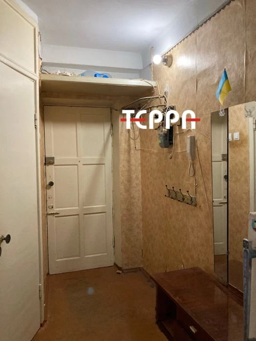 Продаж 2-кімнатної квартири  у цегляному  будинку