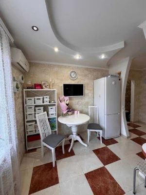 Продается 2 -х комн.квартира Бородинский мкрн 68 кв.м.