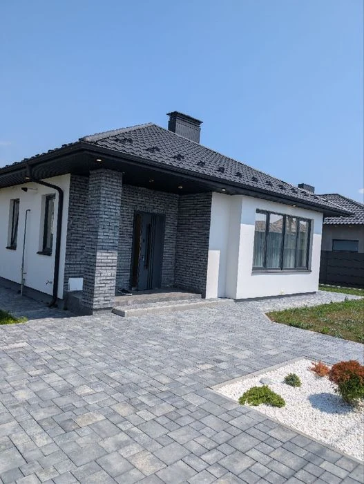 Продаю будинок з сучасним ремонтом 3 км від м.Рівного