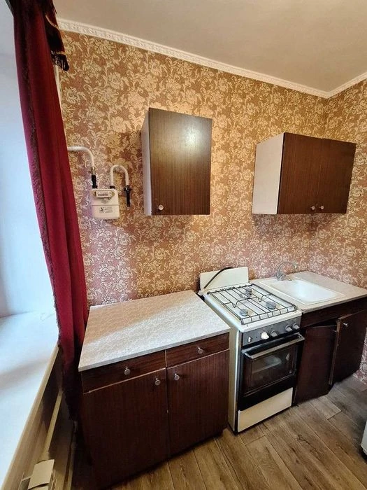 Продається 1 кімнатна квартира в центрі міста.