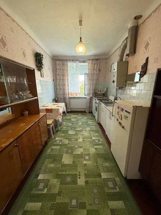 Продам квартиру в центрі міста