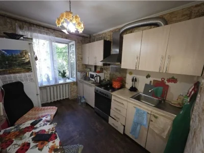 Продам 2-кімнатну квартиру на Преображенській